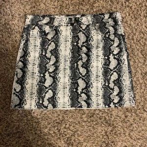 Tinseltown snakeskin skirt-size 11:)
